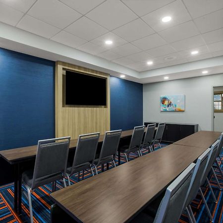 Hampton Inn Linden Bagian luar foto