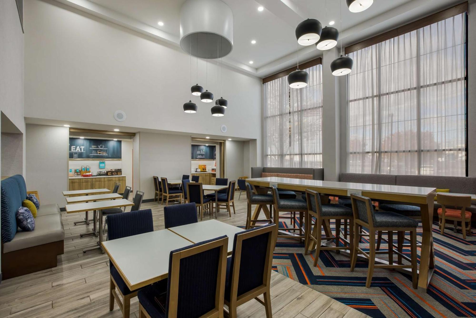 Hampton Inn Linden Bagian luar foto